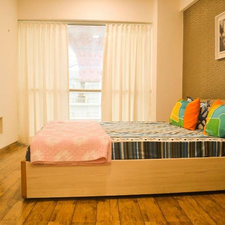 Homestays At Rajhans Belliza Near Airport Surat Eksteriør bilde